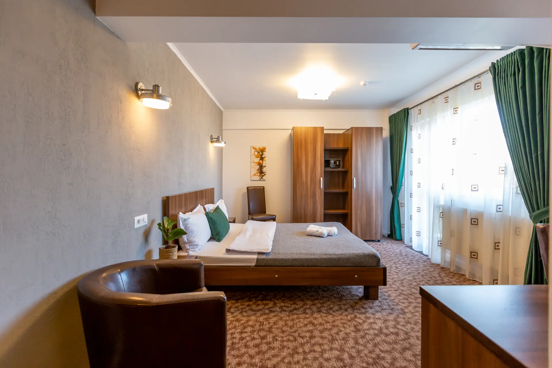 Camere-12